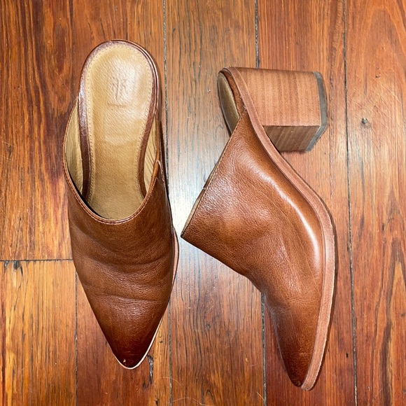 Frye Women Flynn Mule Brown Leather